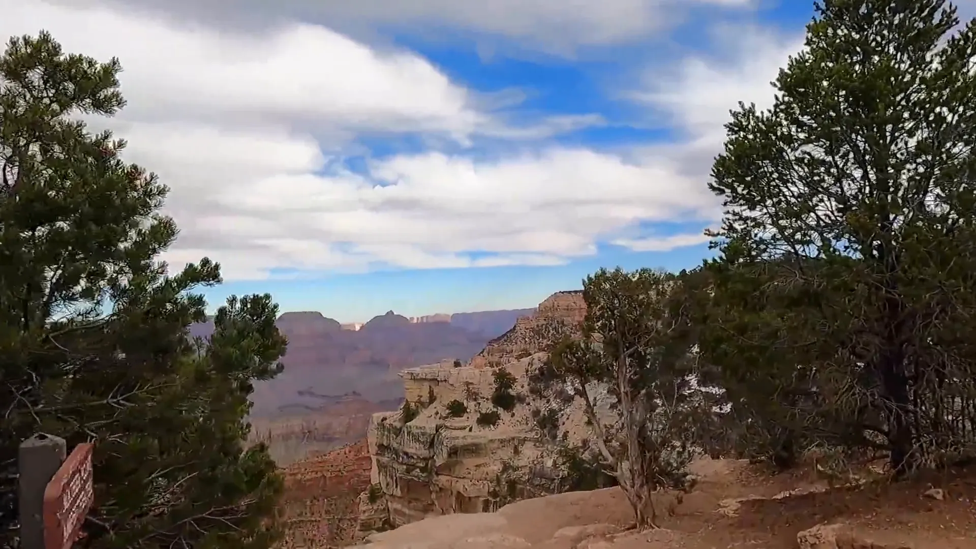 Grandview Point overlooking the canyon